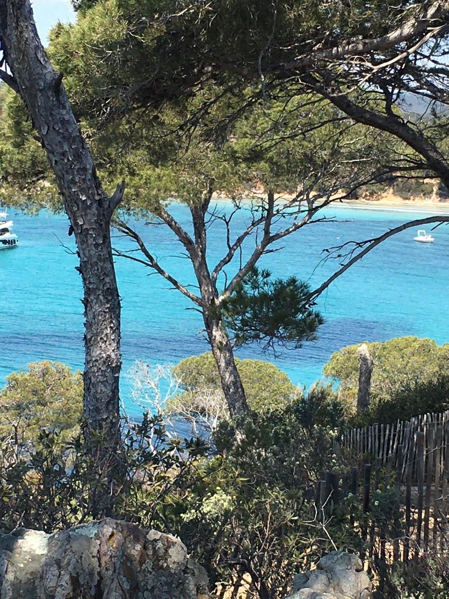 Appartement T3 Lumineux Traversant Totalement Neuf En Face De La Plage Front De Mer Vue Sur Les Iles Vue Mer Panoramique Assuree Residence De La Plage Centre Ville Du Lavandou 3Eme Etage Avec Ascenseur Appartement T3 Le Lavandou Exterior foto